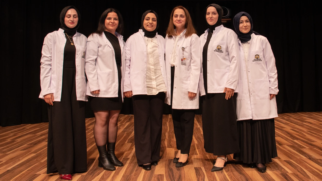 Geleceğin diş hekimleri, mesleğe ilk adımlarını attı